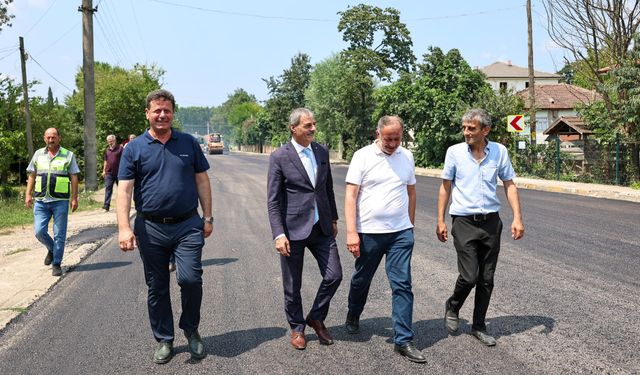 Başkan Alemdar Akyazı’da asfalt çalışmalarını inceledi