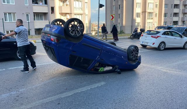 Otomobil takla attı: 1'i bebek 3 yaralı