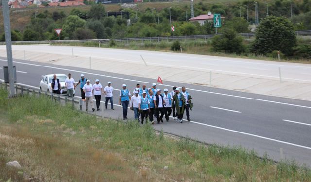 Büro Memur-Sen'in Ankara'ya yürüyüşü sürüyor