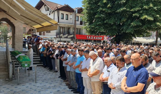 Kalbine yenik düşen genç dualarla son yolculuğuna uğurlandı