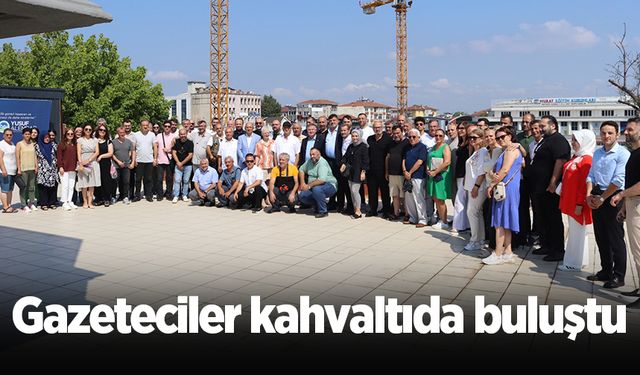 Gazeteciler kahvaltıda buluştu