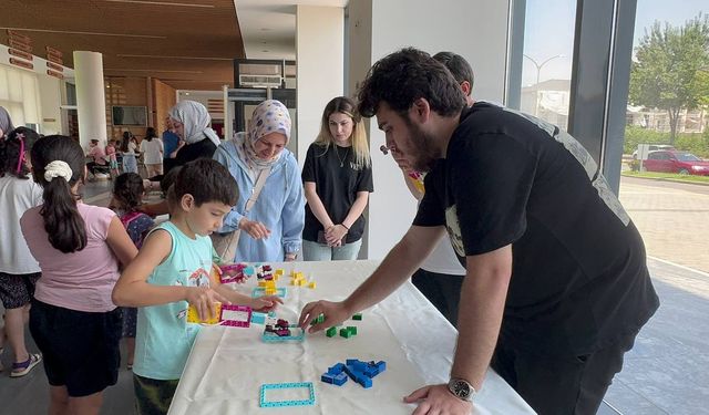 Büyükşehir SGM’de teneffüs zili çaldığı an legolar masaya dökülüyor