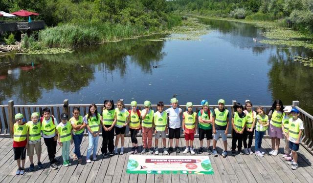 Depremi yaşayan minikler Sakarya’nın doğal güzelliklerine hayran kaldı