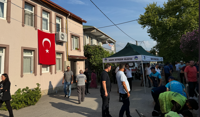 Sakaryalı şehidin baba evine Türk bayrağı asıldı