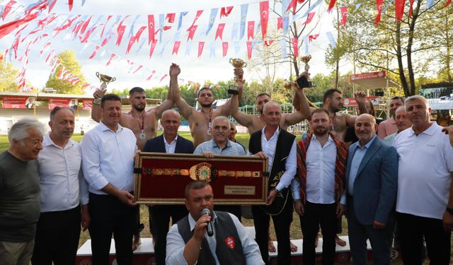 59. Akbalık Yağlı Güreşleri’nde başpehlivan Serdar Yıldırım