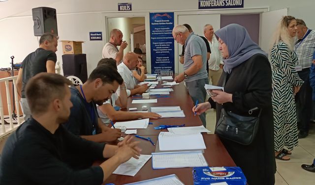 Türkiye Emekliler Derneği Sakarya Şubesi'nde 3 adaylı kongre başladı