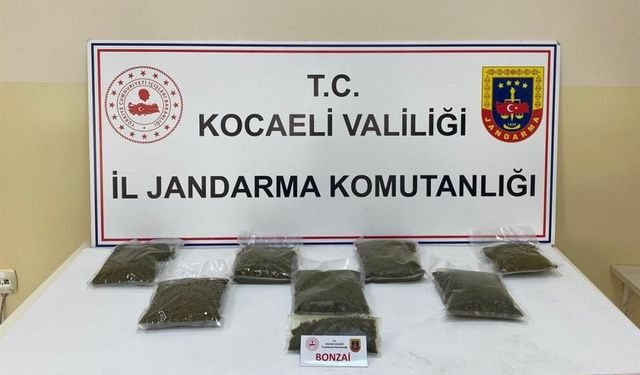 8 adrese uyuşturucu baskını: 10 kişi yakalandı