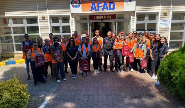 AFAD gönüllüleri zorlu eğitimlerden geçerek göreve hazırlanıyor