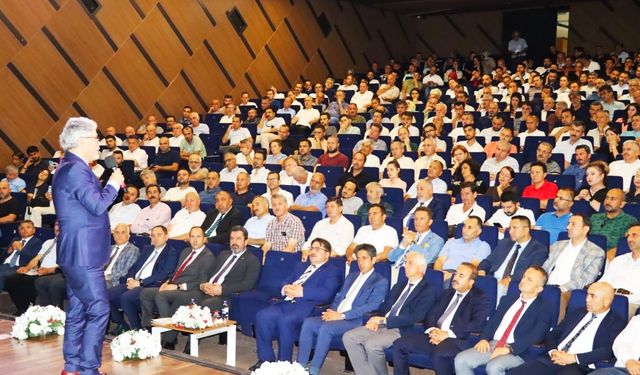 Bakan Yardımcısı Yelkenci'den 'Sakarya Eğitim Yöneticileri' toplantısı