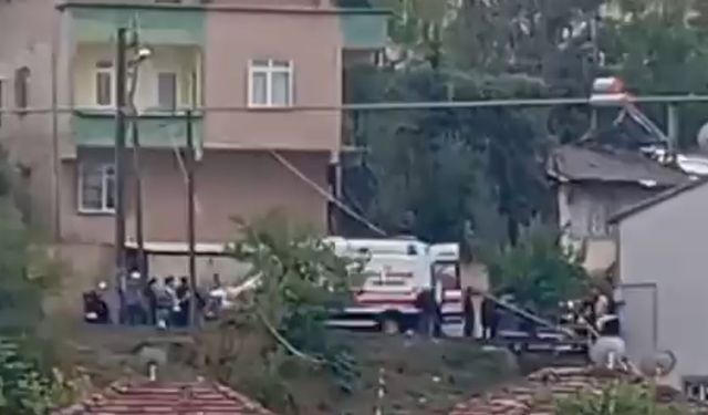 Evinin önünde silahlı saldırıya uğradı: 1 yaralı