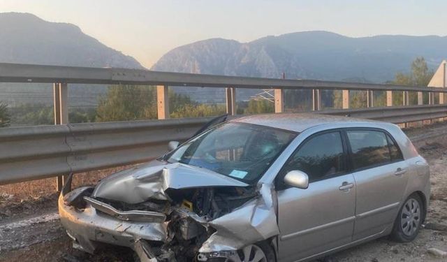 Yol çalışma alanına giren otomobil kaza yaptı: 2 yaralı