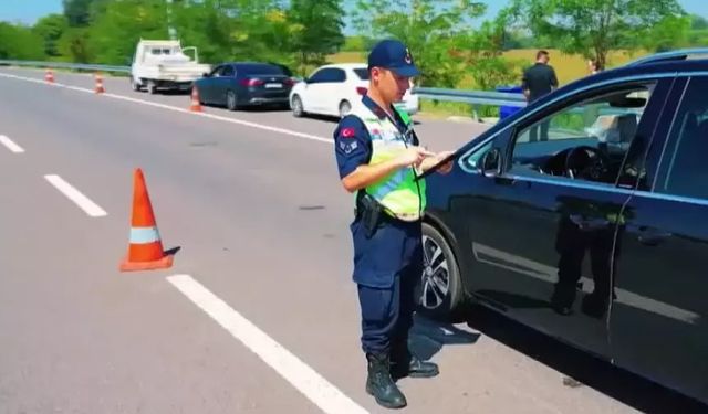 Jandarma trafikte affetmedi: 14 milyon lira ceza yazıldı