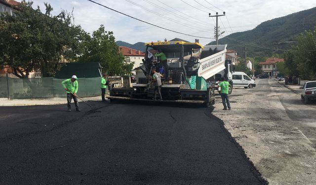 Büyükşehir Taraklı’da 2 kilometrelik caddeyi yeniliyor