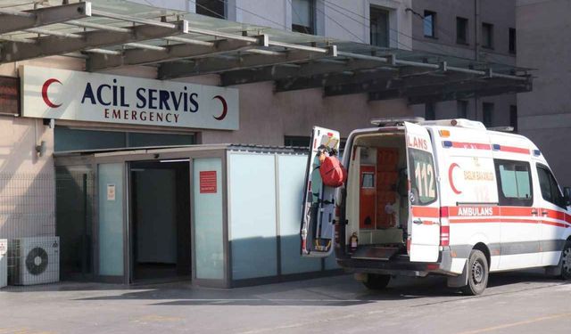 İhbar üzerine eve gelen polislerden kaçınca balkondan düştü