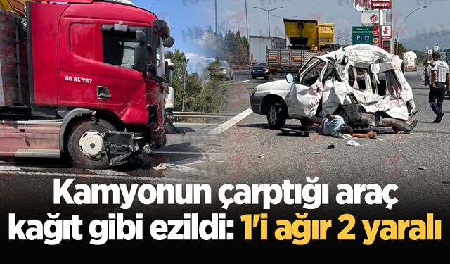 TEM otoyolunda feci kaza! Kamyonun çarptığı araç kağıt gibi ezildi: 1'i ağır 2 yaralı