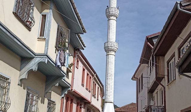 Taraklı Merkez Aşağı Cami Minaresi için yıkım kararı gündemde