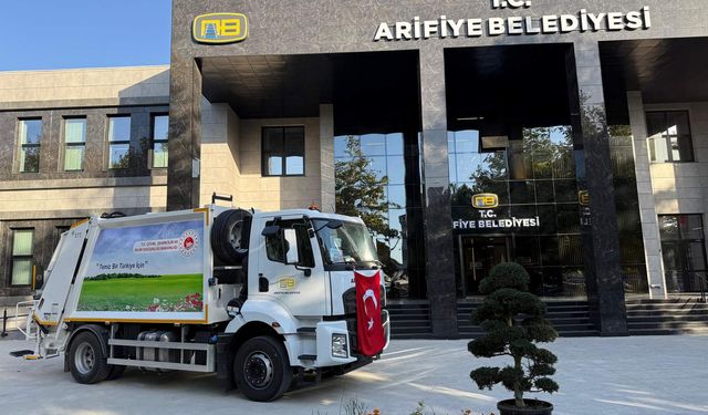 Arifiye Belediyesine yeni hibe çöp kamyonu