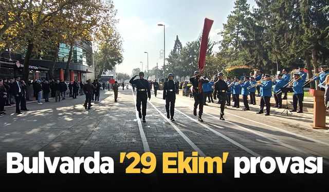 Bulvarda '29 Ekim Cumhuriyet Bayramı' provası yapıldı