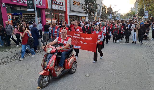 Sakarya'da Amatör Spor Haftası Yürüyüşüne Kızılay da katıldı