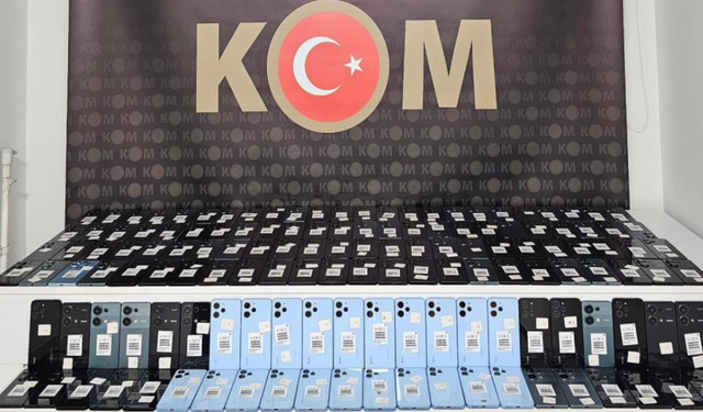 TEM'de bir araçta 140 adet kaçak cep telefonu ele geçirildi