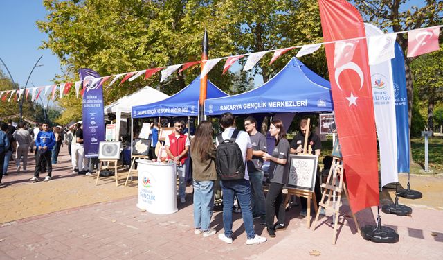 Sakarya Üniversitesinde Öğrenci Toplulukları Tanıtım Günleri başladı