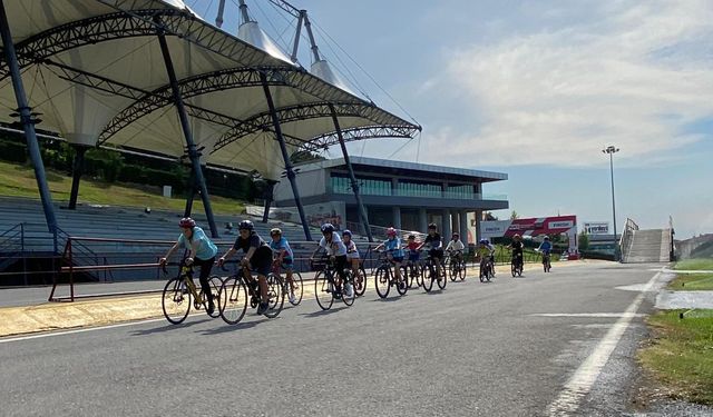 Büyükşehir Ayçiçeği Bisiklet Vadisi’nde geleceğin şampiyonlarını keşfediyor