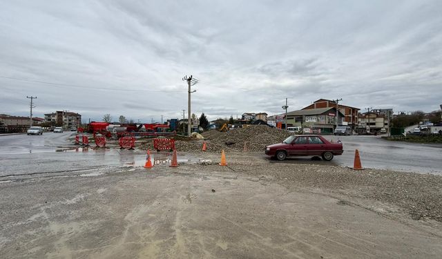 Kaynarca Adapazarı yolu girişi tıkandı