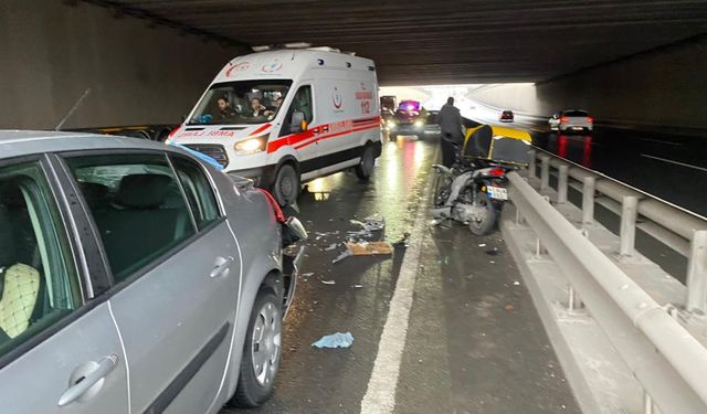 D-100'de peş peşe kaza: Motosiklet sürücüsü ağır yaralandı