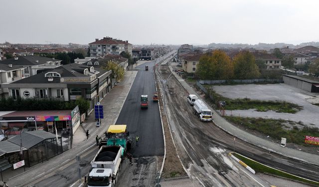 Ahmet Yesevi Caddesi Büyükşehir’in çalışmalarıyla modern bir yüz kazanıyor