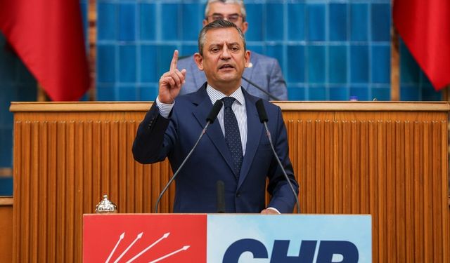 CHP lideri Özel'den asgari ücret resti: Bu rakamı vermezseniz memleketi size dar edeceğiz