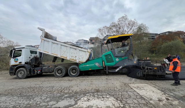 Serdivan Belediyesi’nden yol yenileme atağı