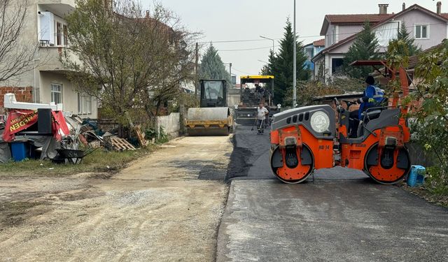 Serdivan’da yollar modern ve güvenli hale geliyor