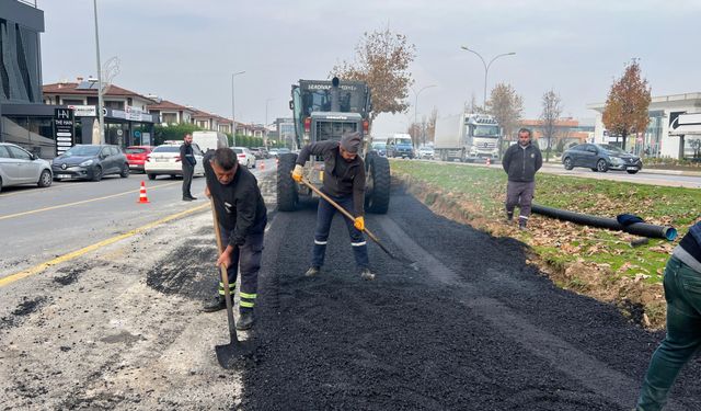 Serdivan’da yol çalışmaları sürüyor