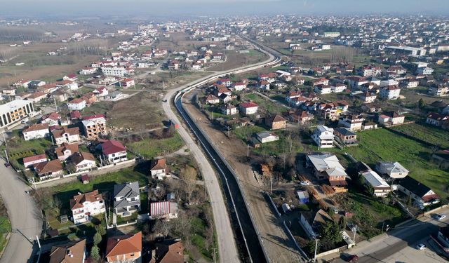 Akyazı Karacasu’ya yeni cadde ve yaşam alanı: Arter asfalta hazırlanıyor