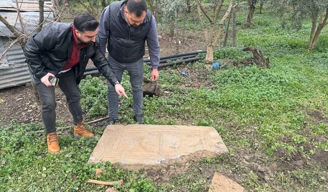 Tarlayı sürerken Lahit buldu