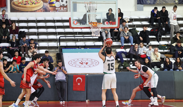 Dev adamlardan kritik galibiyet: 76-65