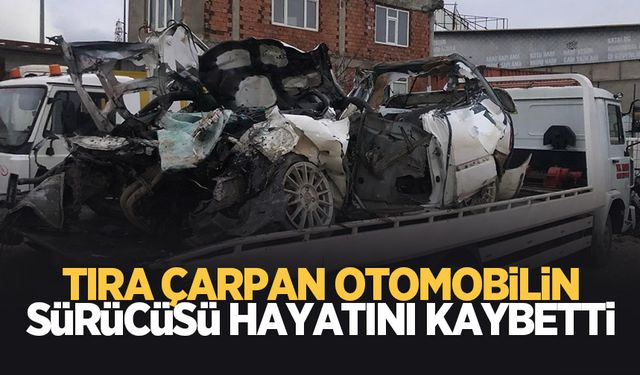 Otomobil tıra ok gibi saplandı: 1 ölü