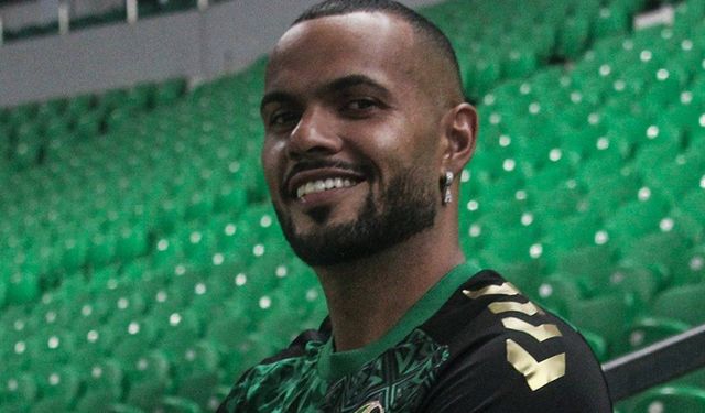 Sakaryaspor'da Fernando Andrade alacaklarına karşılık takımdan ayrıldı