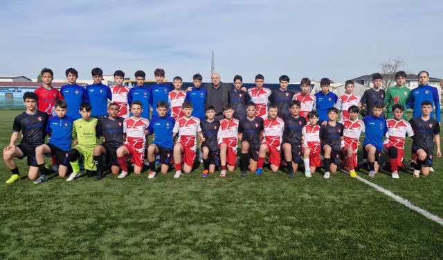 Erenler 54 SK, İzmit Şampiyonu Tavşantepespor'u 6-1 mağlup etti