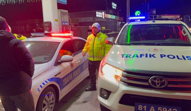 Dur ihtarına uymayan şahıs polise çarpıp kaçtı, polis ağır yaralandı