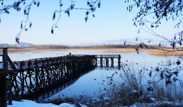 Efteni gölü doğal güzelliği ile dikkat çekiyor