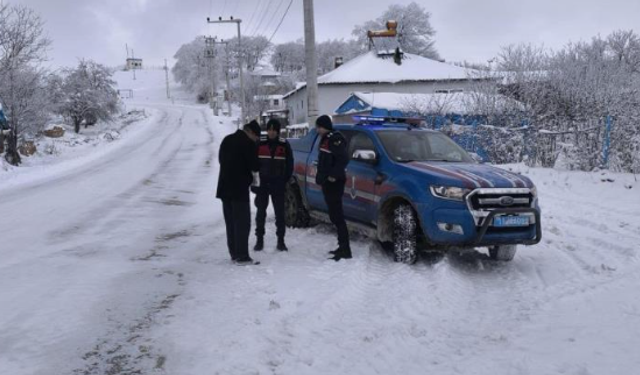 Oğlunun epilepsi ilacını jandarma vatandaşa ulaştırdı