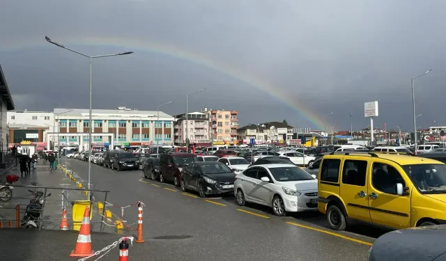 Sakarya'da yağmur sonrası çıkan gökkuşağı mest etti