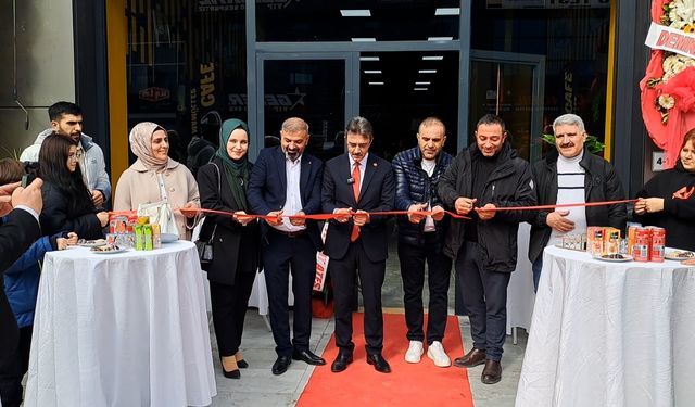 Başkan Dinç mesaiye esnaf ziyareti ve iş yeri açılışıyla başladı