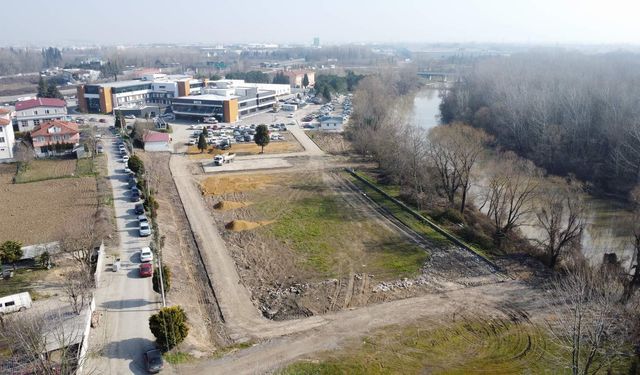 Arifiye Belediyesi, Sadıka Sabancı Devlet Hastanesi'nin otopark sorununu çözüme kavuşturuyor