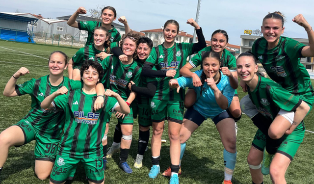 Sakarya Kadın Futbol Takımı yarı finalde