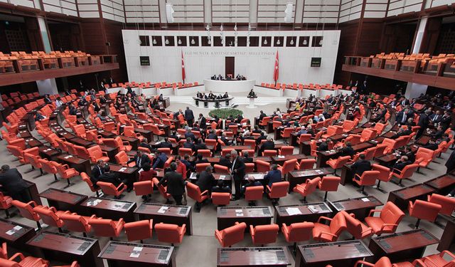 AK Parti 35 maddelik kanun teklifini TBMM Başkanlığı’na sundu