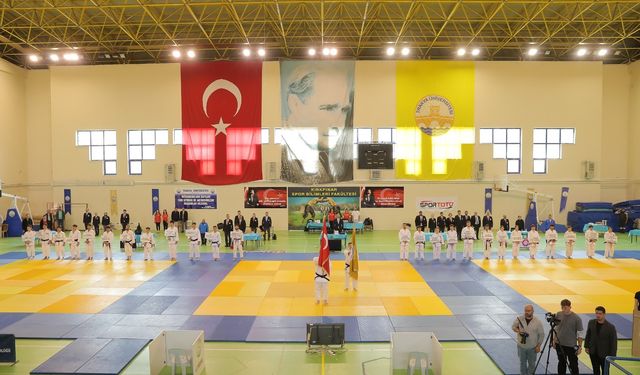 SUBÜ’lü judocudan üç madalya
