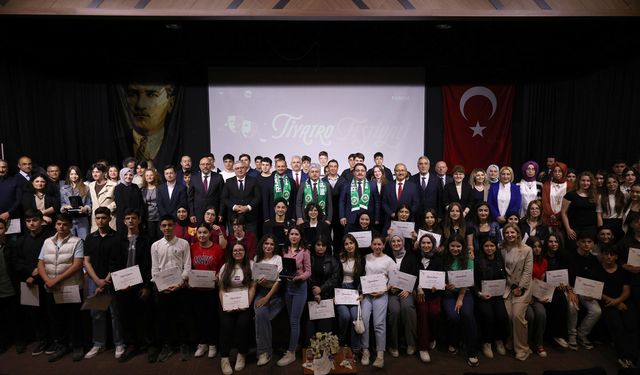 Genç tiyatrocuların sahne aldığı festivalde kazananlar belli oldu