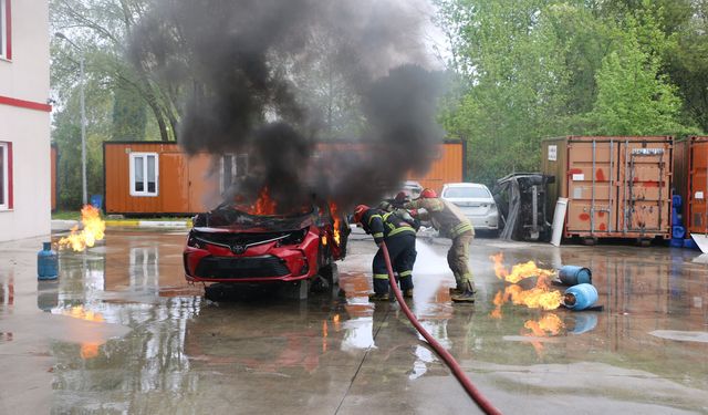 Büyükşehir itfaiyesi eğitimlerle farklı şehirlerin adresi oluyor